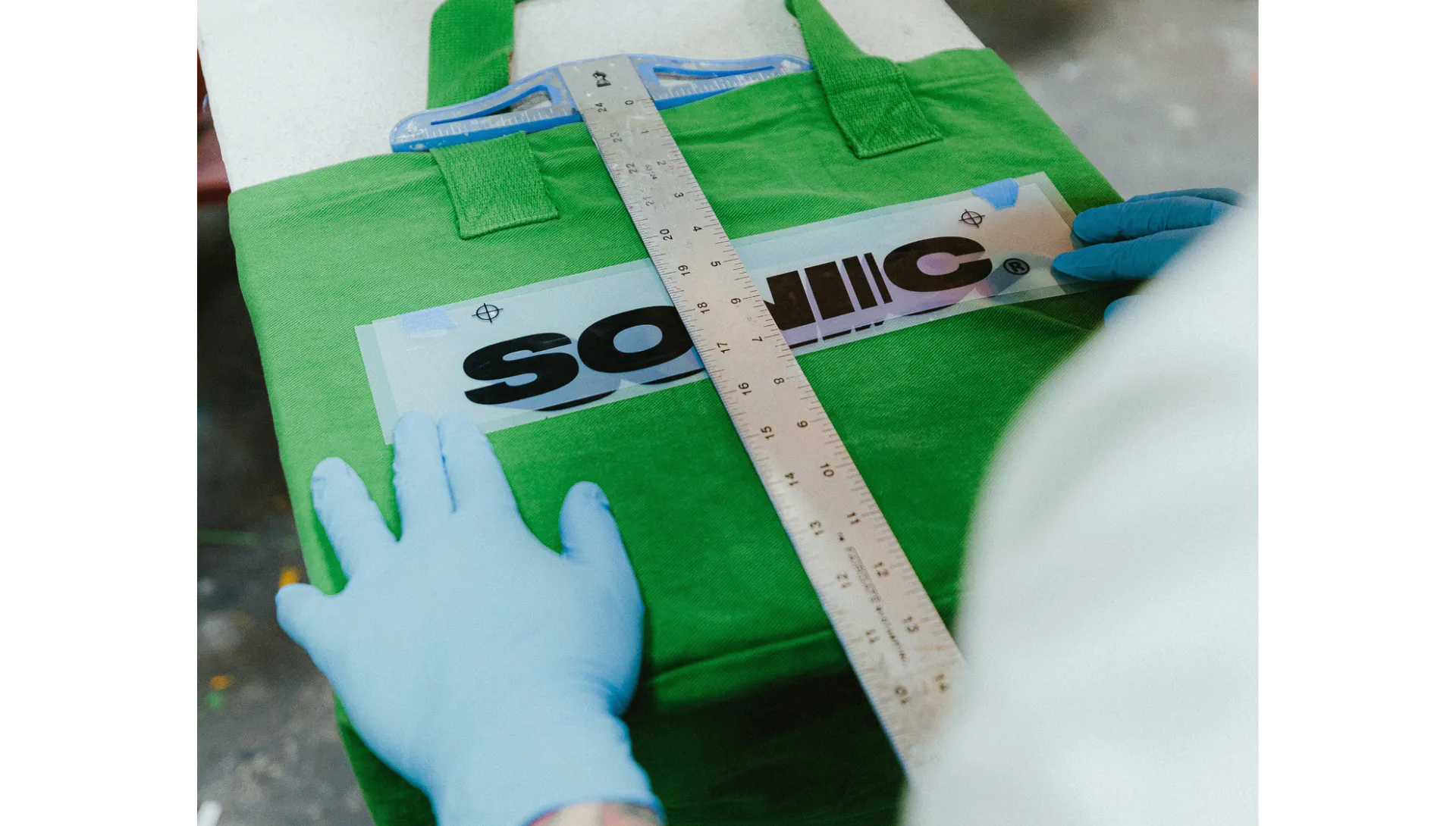 Screen printing process with custom t-shirt