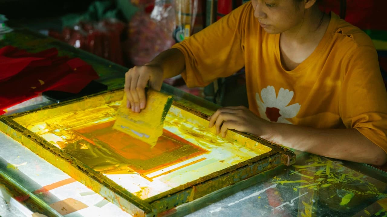 Our online screen printing service offers low cost printing solutions for artists and small independent brands.